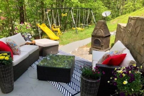 Smokey Max Chalet4 beds 2,5 bath sleep 12 people