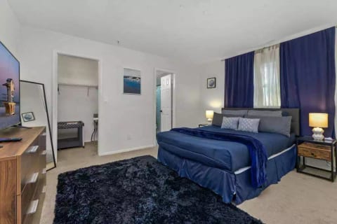 Largo Heated Pool + Hot Tub, sleeps 16, gameroom