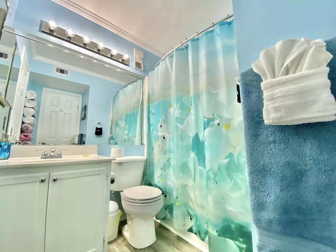 Full bathroom with removable shower head Full bathroom with removable shower head - Sunrise Shores - Myrtle Beach