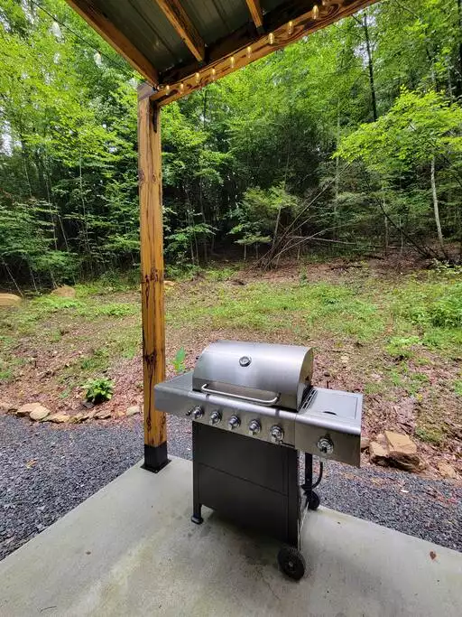 The Wanderer at McFadden Ridge WV- Hot tub - Mount Nebo