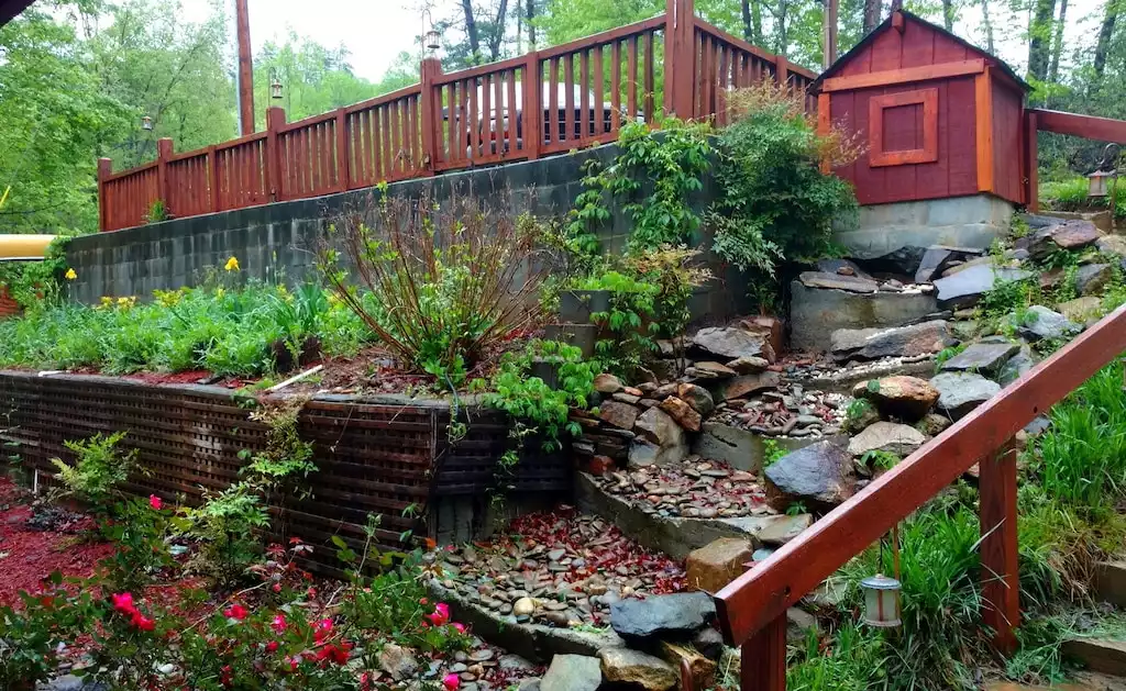 Rock garden at front of Riverbend - LAURELWOOD LODGE - The Mountains are Calling! - Lake Lure