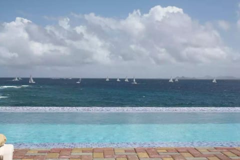 Seneca Suite - Point Blanche