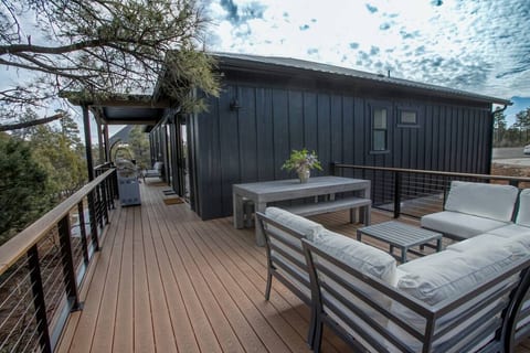 Luxury home | Large Deck + Kid Friendly