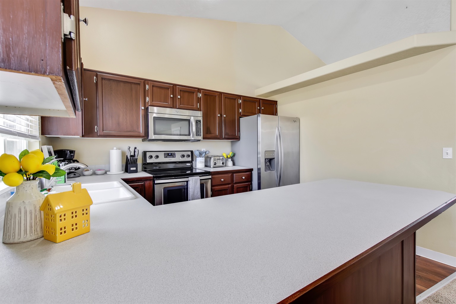 inviting-sun-filled-4-bedroom-home-in-central-nampa-id/