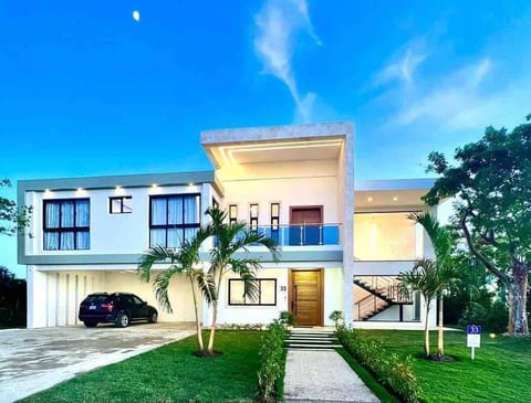 Grand Luxury Villa in Sosua Ocean Village