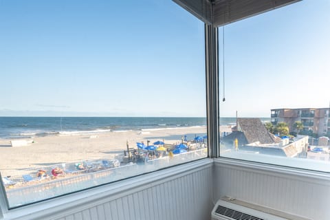 Sands Ocean Club 207 - 1 Bedroom