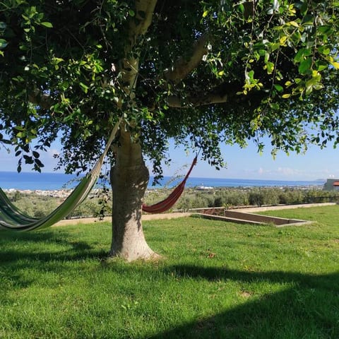 Sea Breeze Villa, sea view, near beach, Rethymno