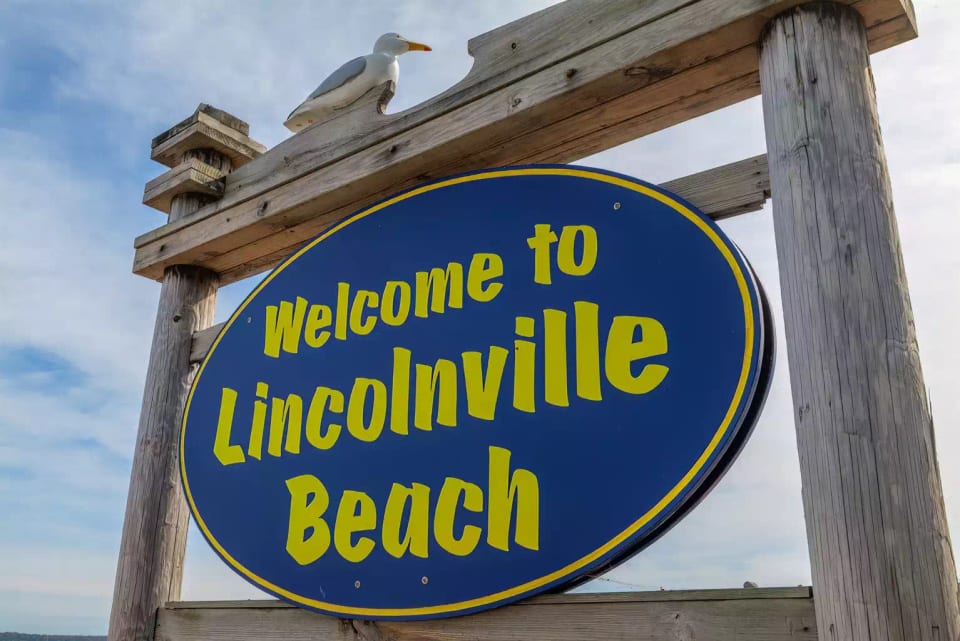Lincolnville beach sign
