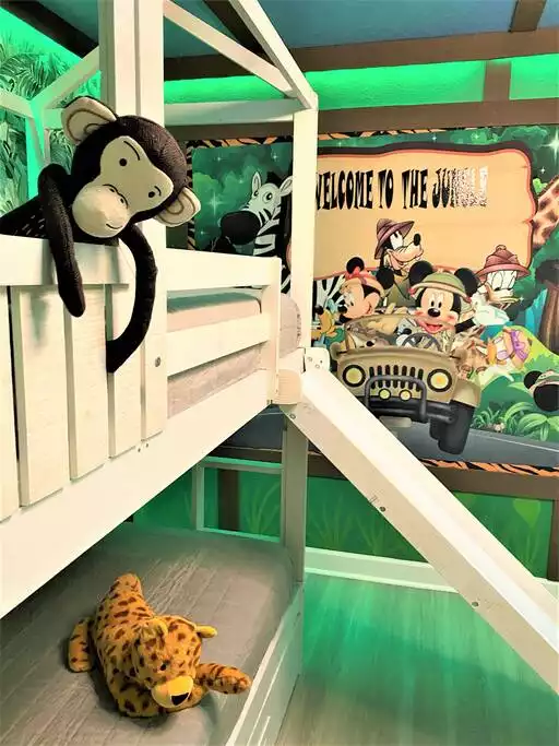 5mi Disney* Immersive Themes* Outdoor Pool & Movie - Kissimmee 5mi Disney* Immersive Themes* Outdoor Pool & Movie - Kissimmee