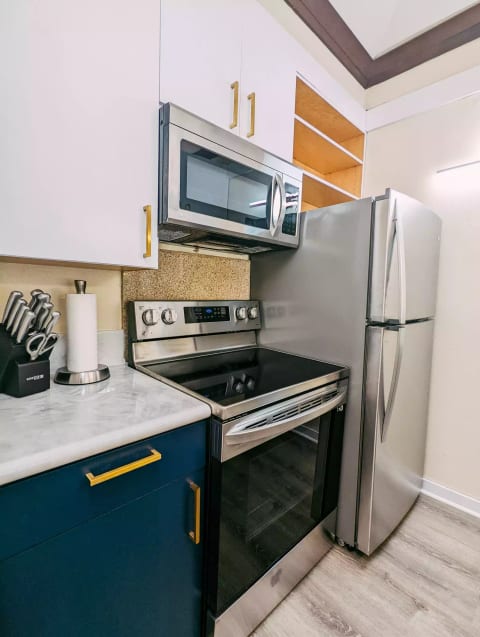 Gorgeous Penthouse w/ AC, Steps from the Beach!