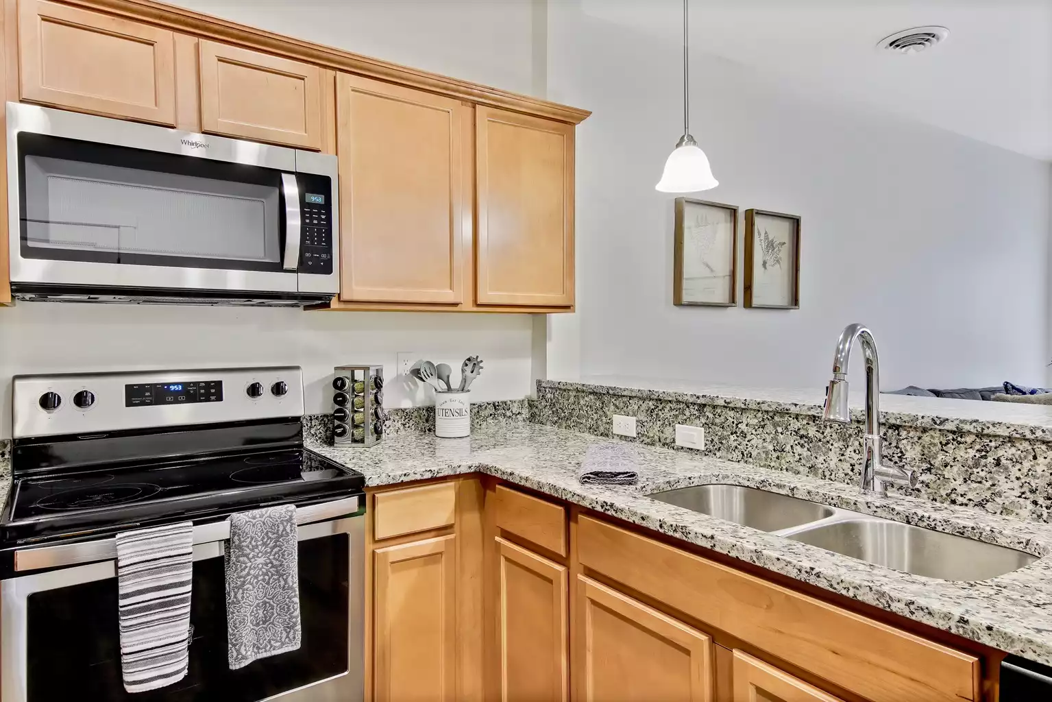 charming-centrally-located-boise-meridian-townhome/