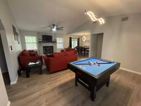 Living room/dining room