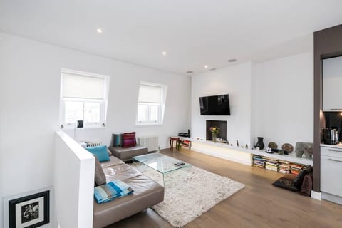 Stunning 2b Duplex in Notting Hill