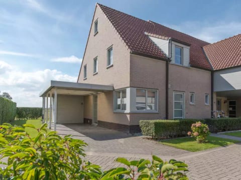 Boonenhove nr.57 with parking