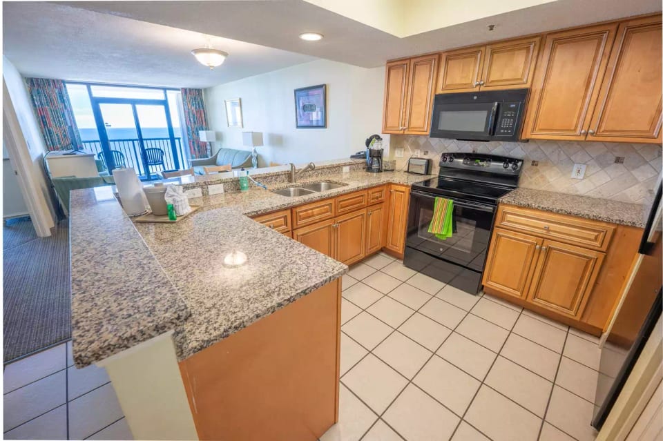 Full Sized Kitchen