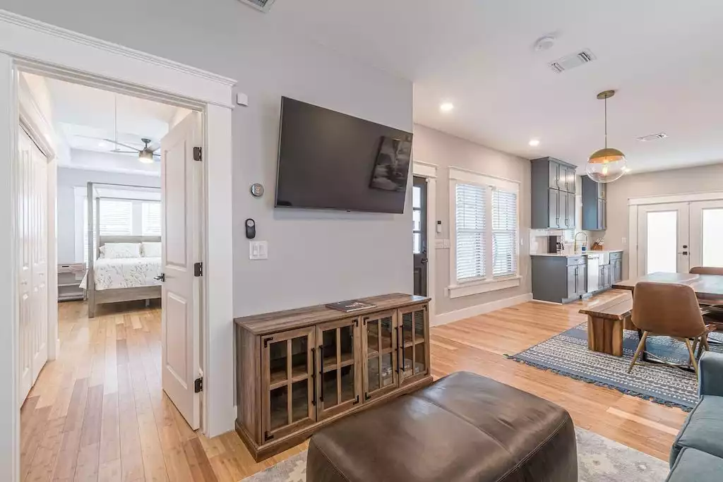 Stunning downtown Lavaca home by Convention Center