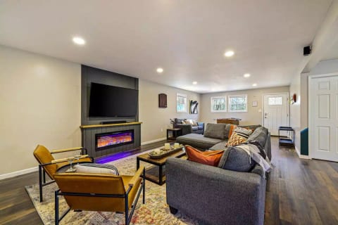 Poconos Waterfront Retreat