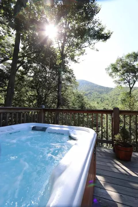 Hot tub overlooking the mountain