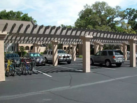 Colonnade Club