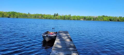 Northwoods 3BR/2BA lakefront cabi on UTV/ATV trail