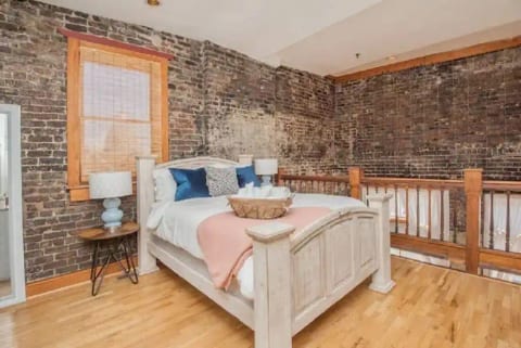 Downtown Loft - Pet Friendly - Heart of Old City