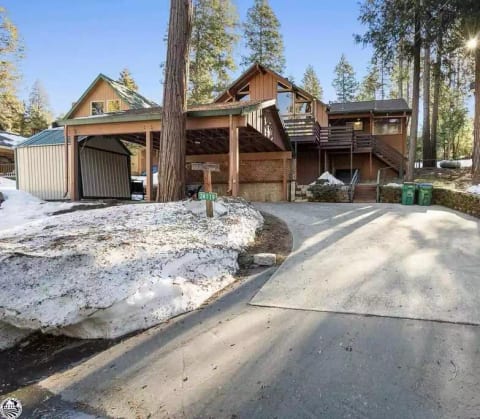 Cozy MiWuk Cabin
