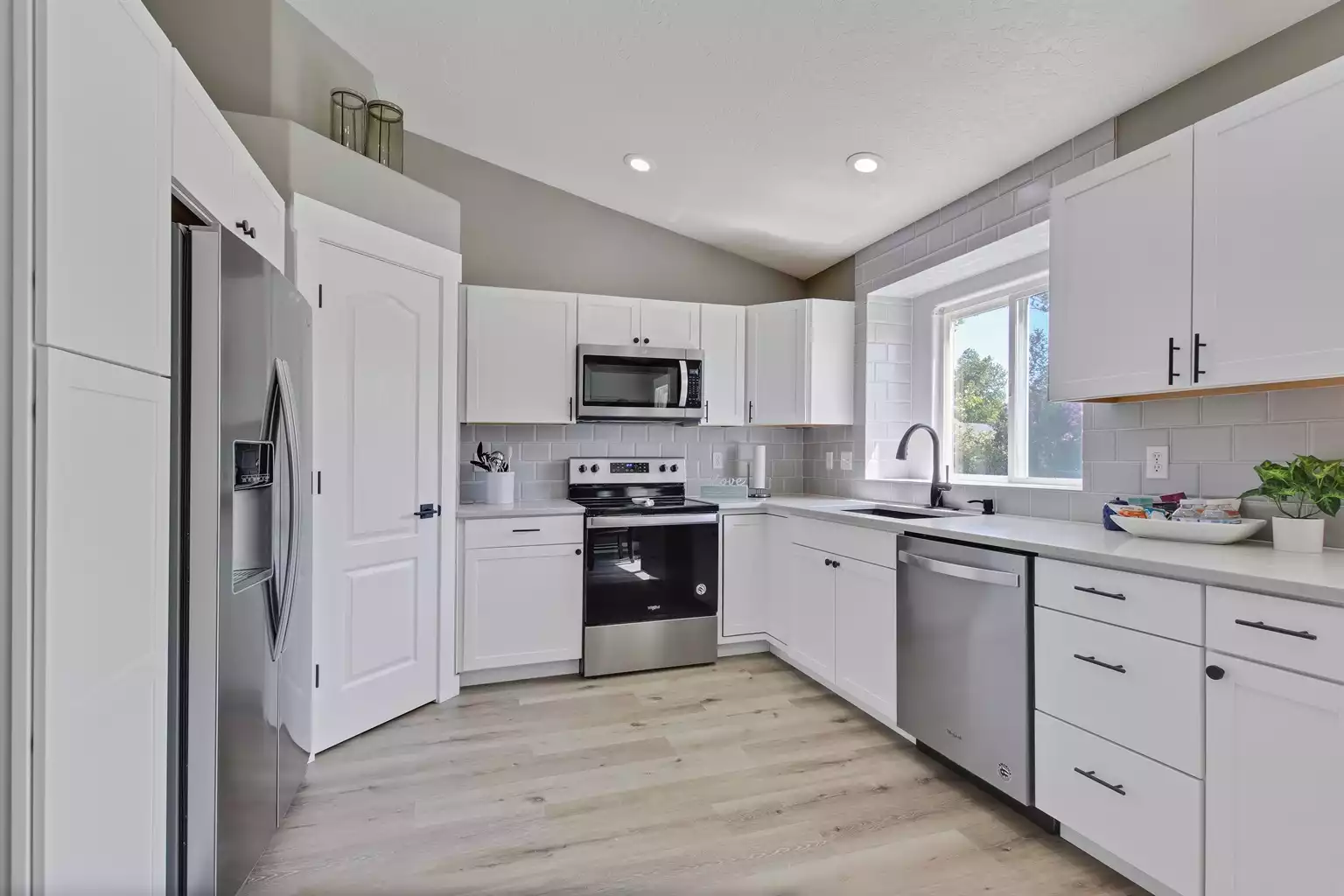 revamped-gem-in-the-heart-of-nampa-unwind-in-style/