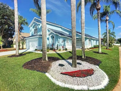 Movie room,5 bed, Pool , Spa, Pickleball close by