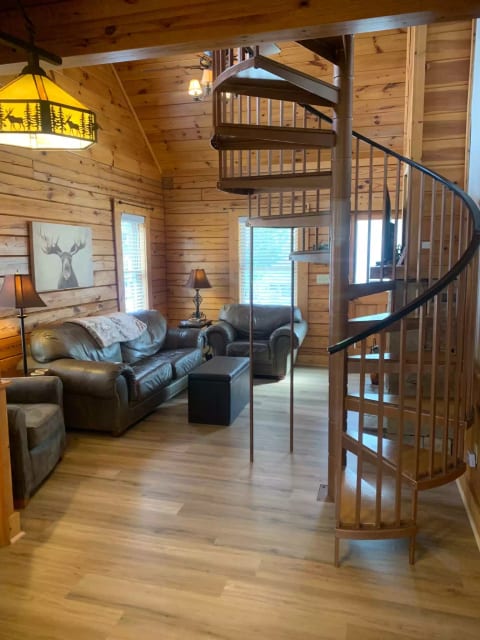 Spiral staircase going to the upper level