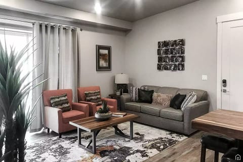 Beautiful Brand NEW luxury condo Sage Creek