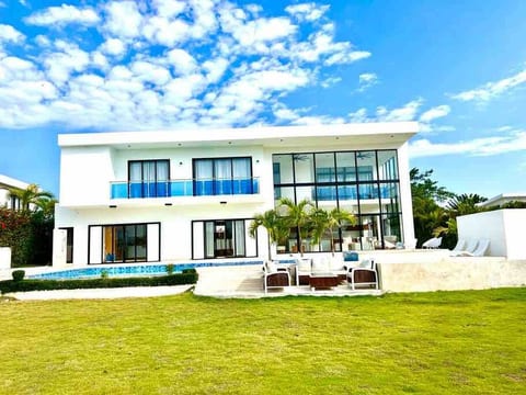 Grand Luxury Villa in Sosua Ocean Village