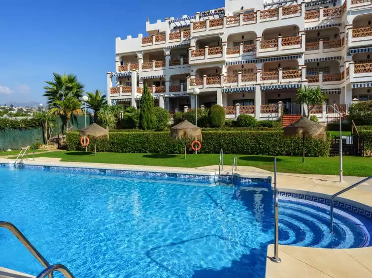 Las Golondrinas vista al golf - Mijas