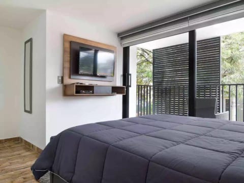 Miracle 301-A Two Hot tubs AC. Sleeps 4