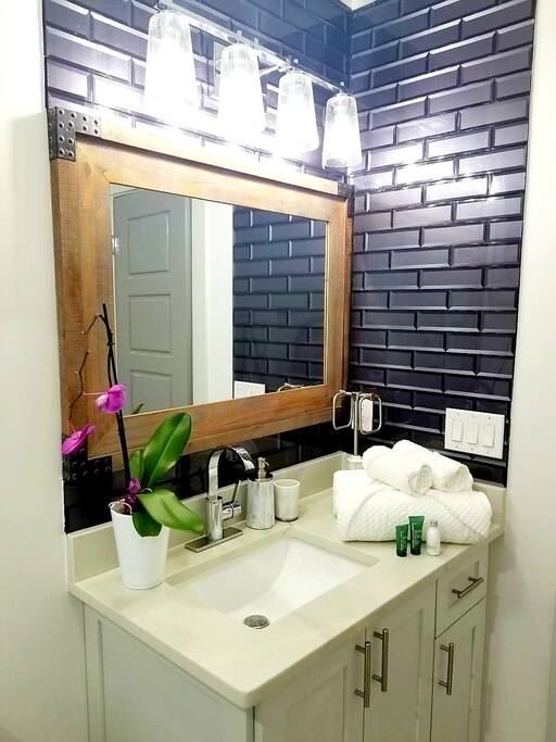 Luxury Stay: Close to Downtown & E.A.V. - Atlanta Luxury Stay: Close to Downtown & E.A.V. - Atlanta