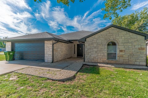 Great Escape Front Drive/Walkway