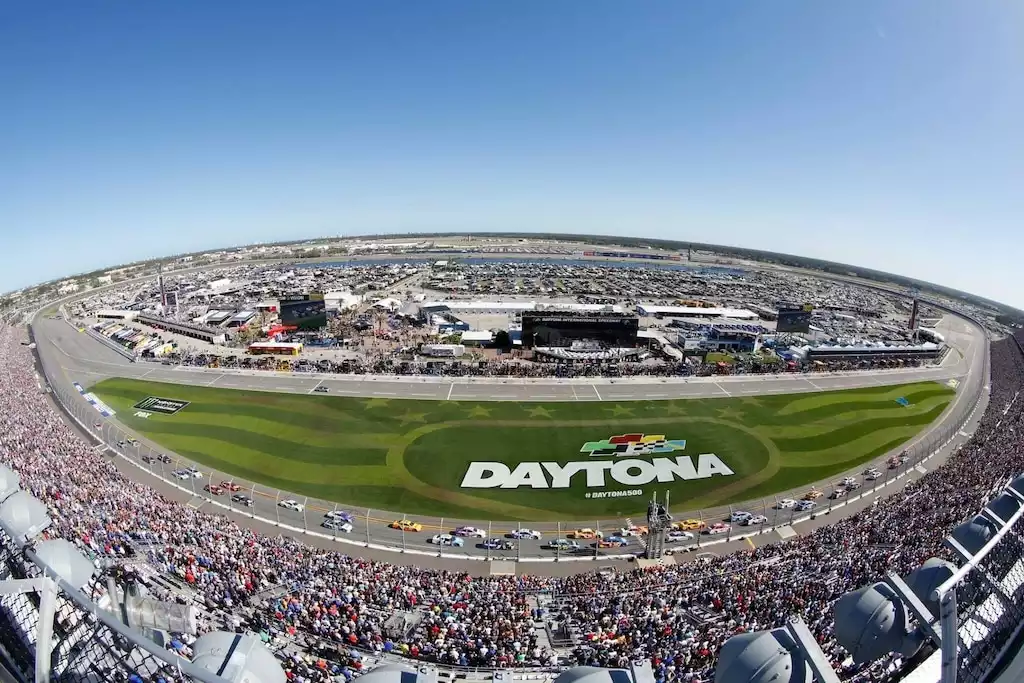 Daytona International Speedway - Shores Club #201 Direct Oceanfront - Daytona Beach Shores