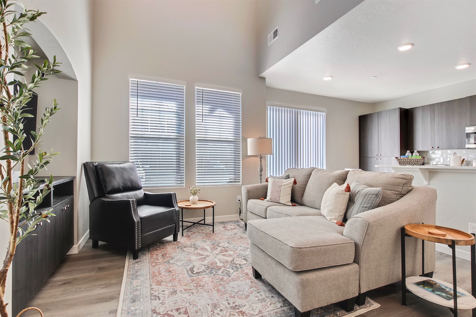 or-hounslow-way-or-sophisticated-3-bedroom-townhome-or-nampa-or/