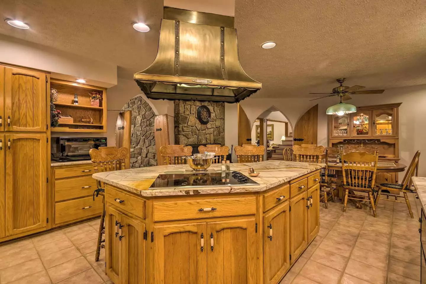 Spacious kitchen is well equipped for memorable family meals - Leaping Fawn Lodge - Waynesville