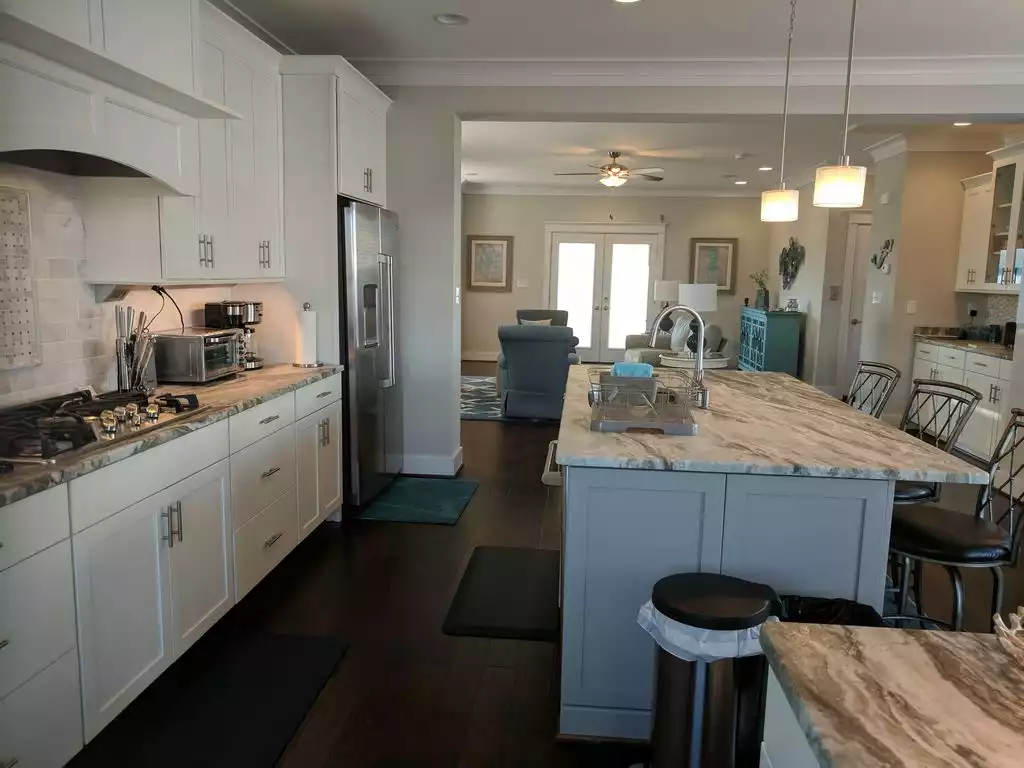 Kitchen with Island Kitchen with Island - Seaside Virginia Beach - Virginia Beach