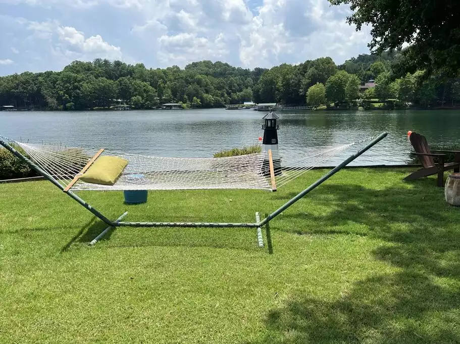 Double hammock. - Lakefront Mountain Suite - Hiawassee