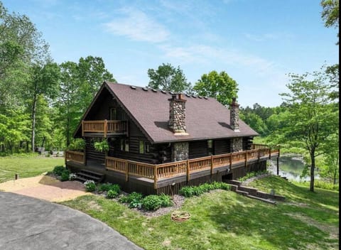 Hayward WI log cabin retreat, ATV, snowmobile, ski