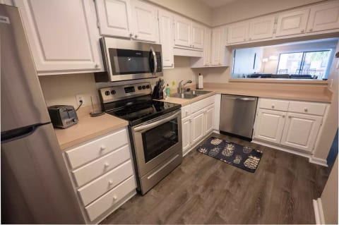 Full Sized Kitchen