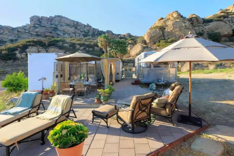 Beautiful sandstone formations, desert environment, comfortable outdoor relaxing.