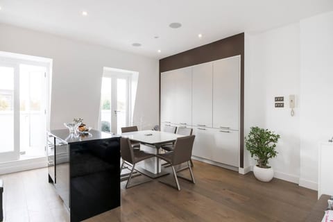 Stunning 2b Duplex in Notting Hill