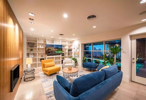 *Hot tub* Bungalow in Houston
