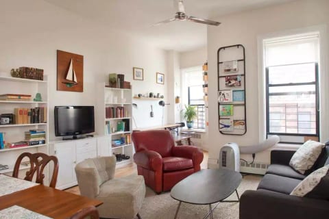 Renovated 1BR Penthouse Oasis In Brownstone