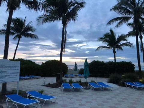 Beach apartment , Hollywood Beach , Miami. Area 