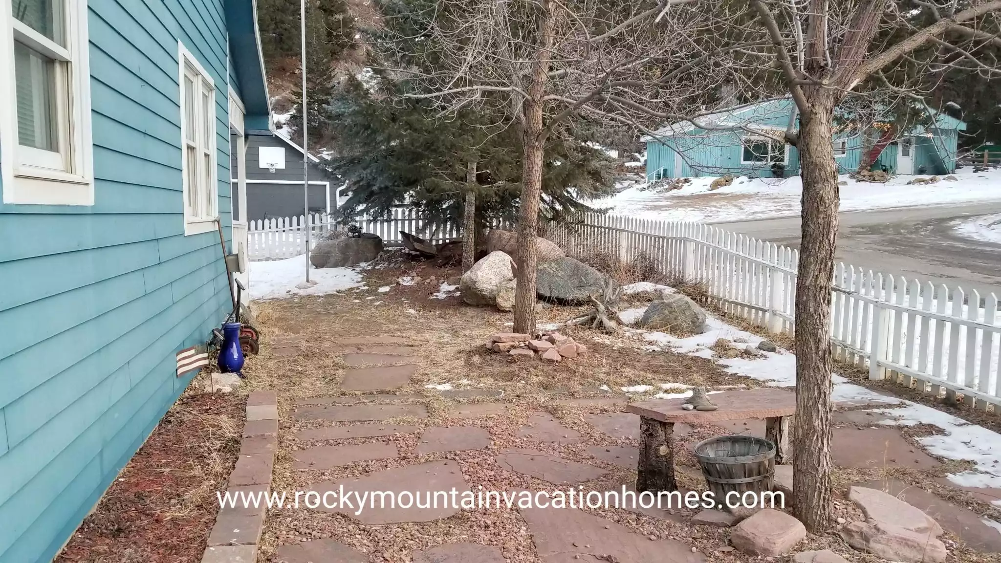 Side yard with flagstones