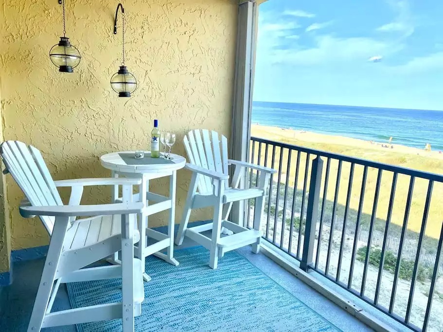 Surf's Edge - Ocean front with stunning views