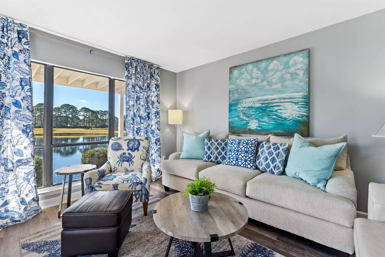 Welcome to Harbour Point 909